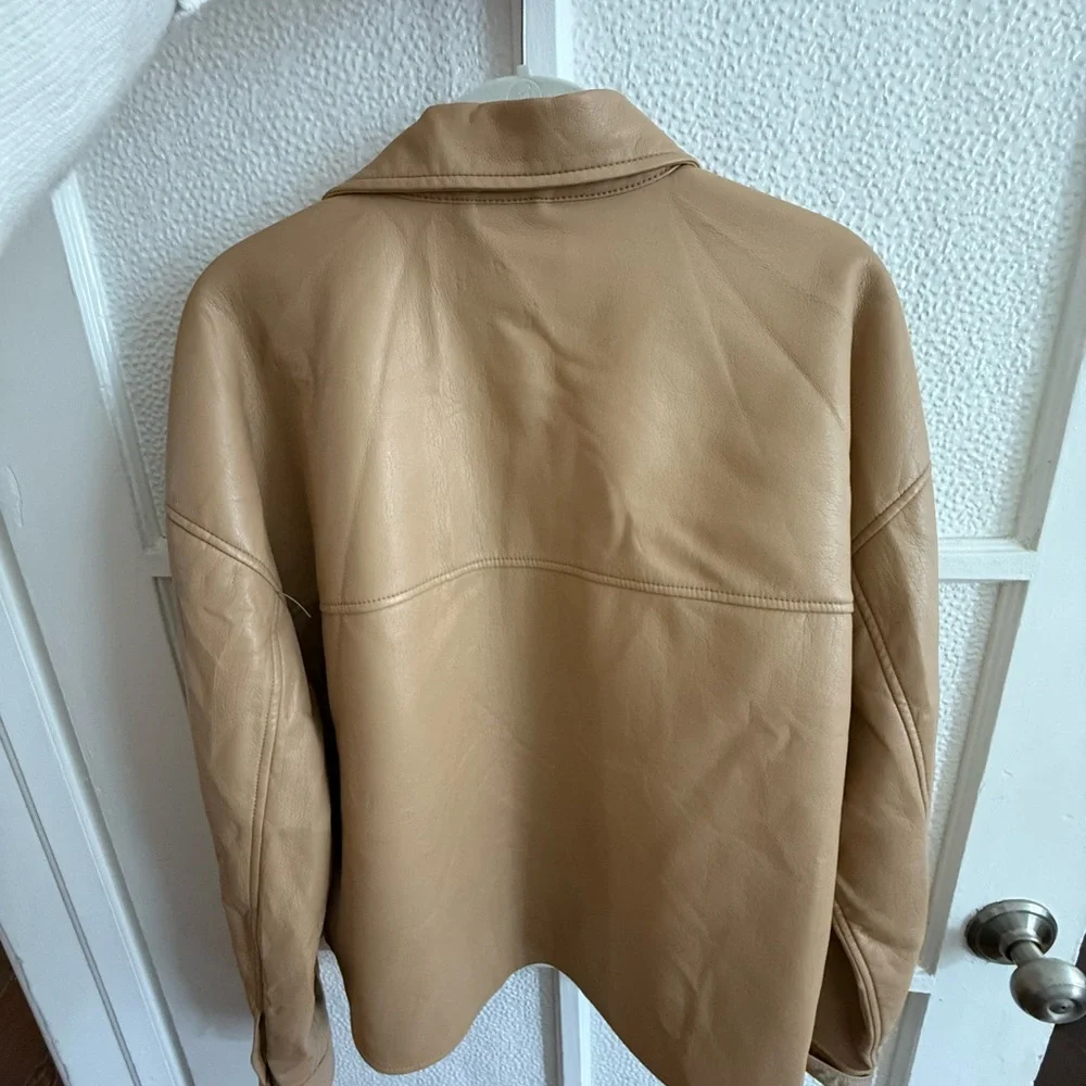 Aritzia Bavarian Camel Leather Oversized Shirt Jacket - Picture 4 of 4